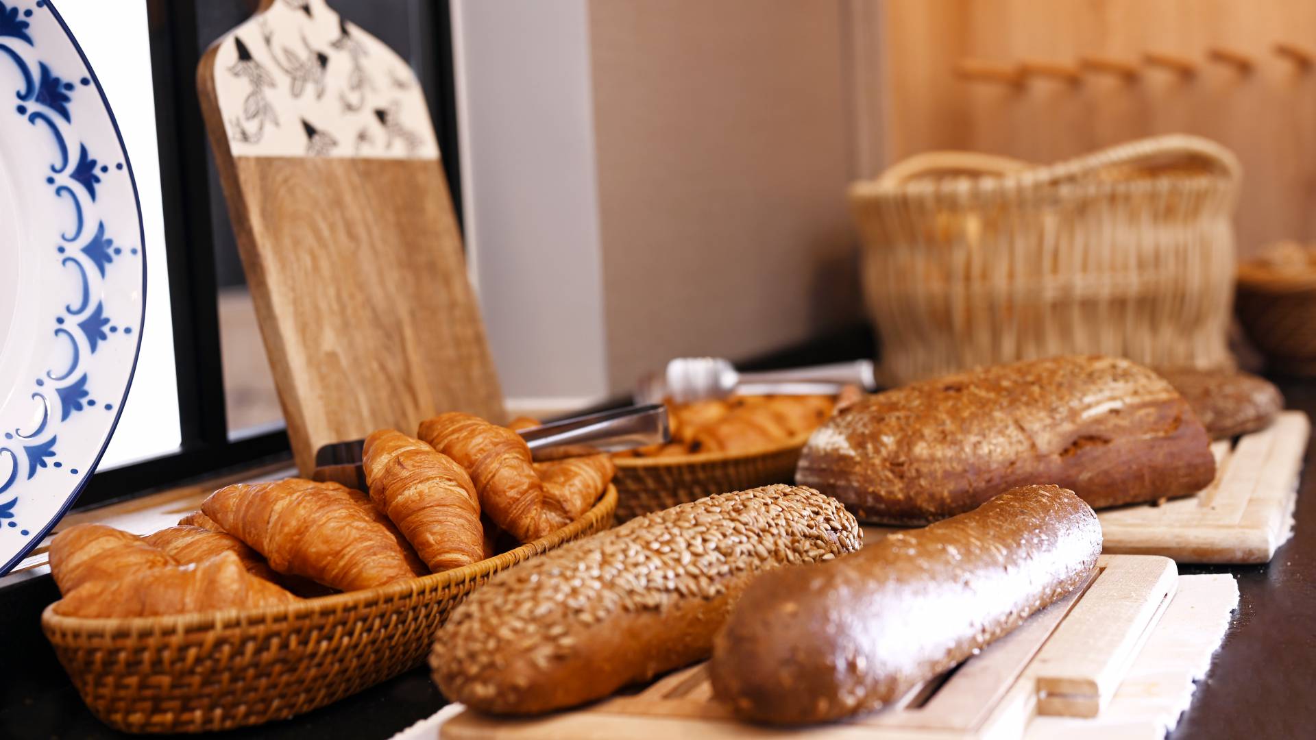 Brot und Croissant Frühstücksbuffet Landhotel Altes Kurhaus